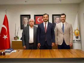 Üsküdar’da 4 CHP’li meclis üyesi AK Parti’ye katıldı

