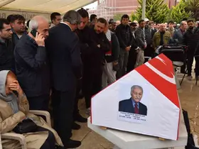 Usta şair ve yazar Yavuz Bülent Bakiler son yolculuğuna uğurlandı
