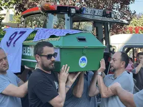 Üvey oğlu tarafından öldürülen baba son yolculuğuna uğurlandı
