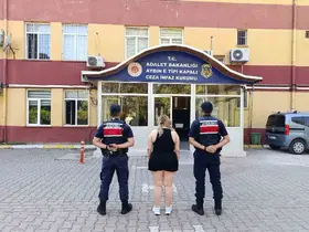 Uyuşturucu suçundan aranan genç kadın Kuşadası’nda yakalandı

