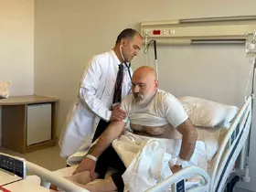 Uzmanından uyarı: "Behçet hastalığı 25 yaş altı genç erkeklerde daha ağır seyrediyor"

