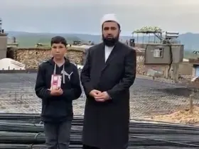 Vaazdan etkilendi, kumbarasındaki paraları camiye bağışladı
