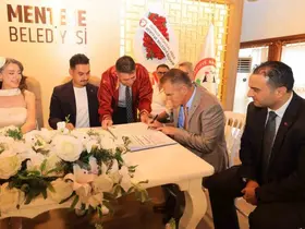 Vali Akbıyık şehit yakınının nikâhında şahitlik yaptı
