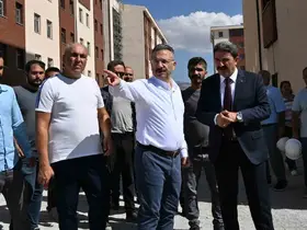 Vali Aksoy, Taptuk Emre Kız Öğrenci Yurdu inşaatında incelemelerde bulundu
