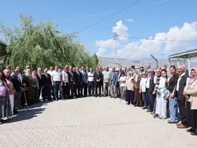Vali Aydoğdu Cemal Gürsel Mahallesi’nde vatandaşların taleplerini dinledi

