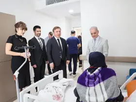 Vali Aydoğdu, hastanede tedavi gören hastaları ziyaret etti
