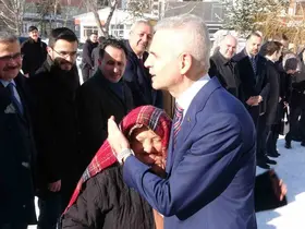 Vali Çiçekli görevine başladı
