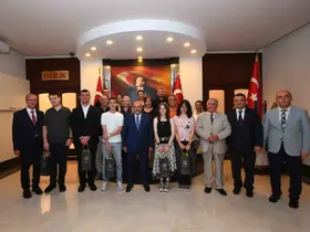 Vali İsmail Ustaoğlu LGS ve YKS şampiyonlarını tebrik etti
