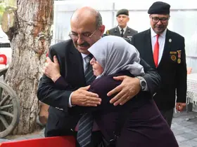 Vali İsmail Ustaoğlu’ndan gazilere anlamlı ziyaret
