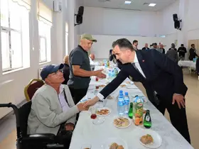 Vali Karakaya’dan ulu çınarlara anlamlı ziyaret
