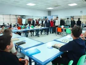 Vali Makas yaz kursu öğrencileriyle buluştu
