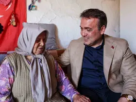 Vali Sözer, yaşlı vatandaşın kapısını çaldı
