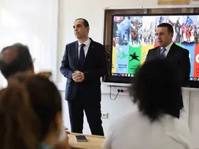Vali Taşolar, Türkçe ve Matematik zümre toplantısına katıldı
