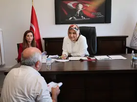 Vali vatandaşların sorunlarını dinledi
