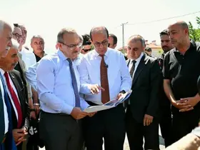 Vali Yavuz ile Büyükşehir Belediye Başkanı Er, Yeşilyurt’un tarihi bölgelerindeki yatırımları inceledi
