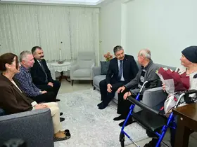 Vali Yılmaz’dan yaşlı vatandaşın evine anlamlı ziyaret
