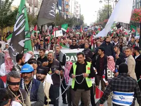 Van’da binlerce kişi Filistin için yürüdü
