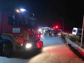 Van’da iki servis minibüsü çarpıştı: 8 yaralı
