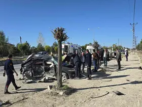 Van’da otomobil ile kamyonet çarpıştı: 5 yaralı
