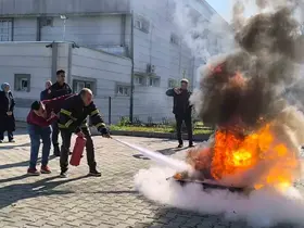 Vezirköprü’de personele yönelik yangın söndürme eğitimi ve tatbikatı
