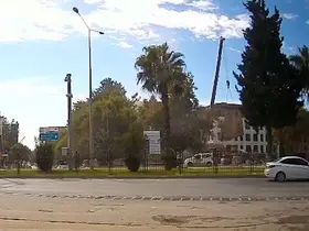 Vinçten düşen beton blok korkuttu
