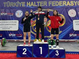 Yağmur Melek Şahin, halterde Türkiye ikincisi oldu
