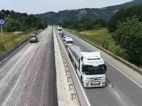 Yalova-Bursa kara yolunda asfaltlama çalışması devam ediyor
