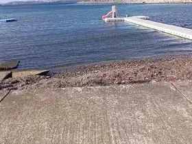 Yalova’da kırmızı renkli su denize döküldü
