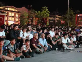 Yalova’da milli takımların maçları dev ekranlarda izlendi

