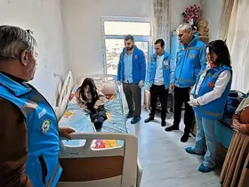 Yatağa bağımlı hastaya ortopedik yatak hediye edildi
