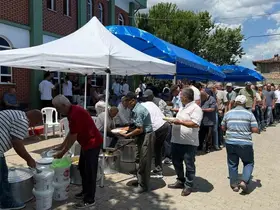 Yayaköy köyü hayrı yapıldı
