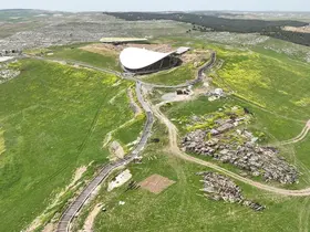 Yeşile bürünen Göbeklitepe havadan görüntülendi
