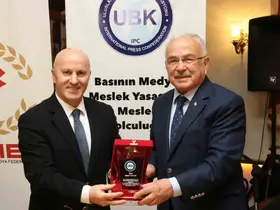 "Yılın Vizyoner Devlet Adamı ve Yerel Yönetici Onur Ödülü" Başkan Güler’in

