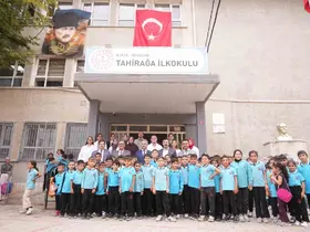 Yıllar önce öğrenciydi, şimdi başkan olarak aynı okulda
