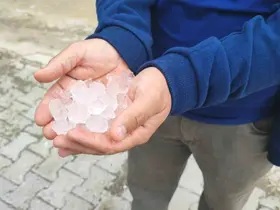 Yozgat’ta dolu tarım alanlarını vurdu, köylüler afet bölgesi ilanı istedi
