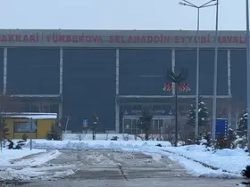Yüksekova’da olumsuz hava şartları ulaşımı etkiledi
