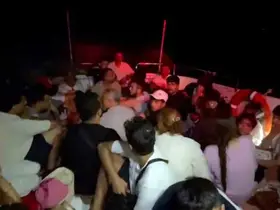 Yunanistan içinde çocukların da bulunduğu düzensiz göçmenleri Türk karasularına geri itti
