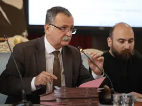 Yunusemre Meclisi’nde Özgür Özel gerginliği
