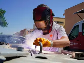 Yunusemre’de çöp konteynerlerine yaz mesaisi
