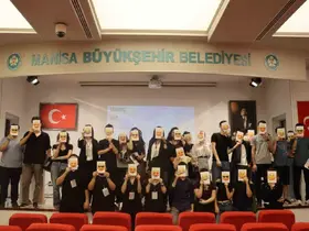 Yunusemre’de gençler ‘Açık mikrofon’ etkinliğinde söz aldı
