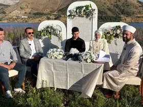 Yüzen adada "evet" dediler
