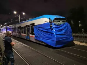 Zeytinburnu’nda kafa kafaya çarpışan tramvaylar kaza alanından kaldırıldı
