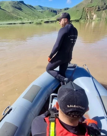 Aras Nehri’nde kaybolan Okan Koç’un cansız bedeni, 2.5 km uzakta bulundu