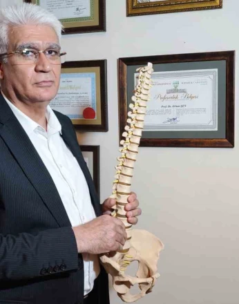 Başının üzerine suya atlayanlar dikkat: Bir anlık hata ömür boyu felce neden olabilir