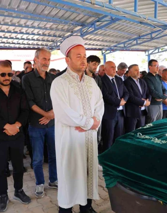 Cinayete kurban giden Kübra Yapıcı son yolculuğuna uğurlandı