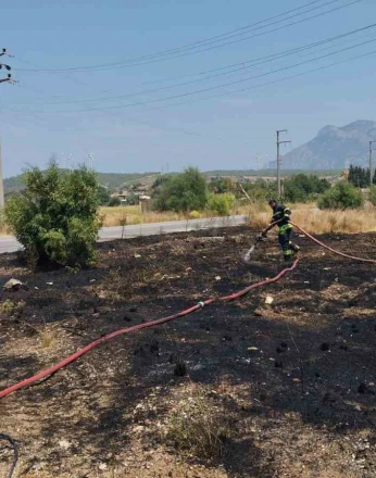 Datça’da kuru ot yangını büyümeden söndürüldü