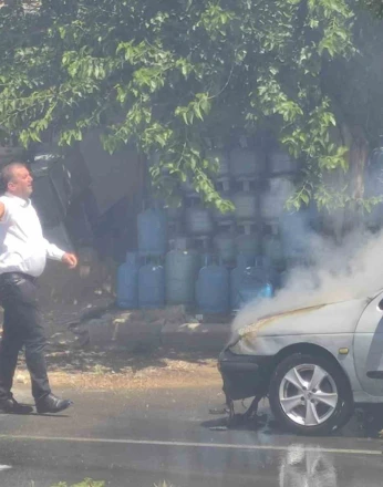 Diyarbakır’da otomobil bomba gibi patladı