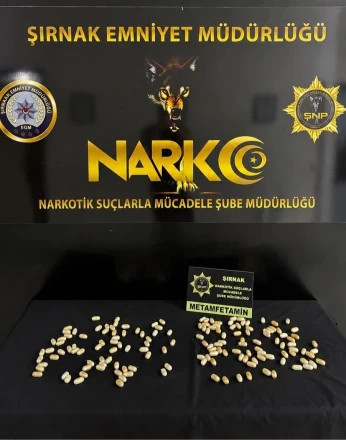 İranlı iki kişi 151 parça halinde yuttukları 939,26 gram metamfetaminle yakalandı
