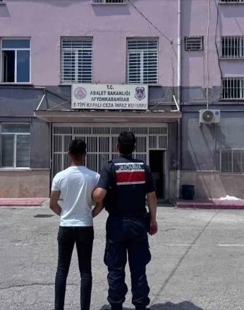 Jandarma çeşitli suçlardan aranan 46 kişi yakalandı