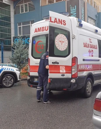 Kayseri’de bıçaklı kavga: 1 yaralı